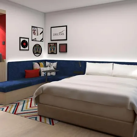 Hampton By Hilton East 3*