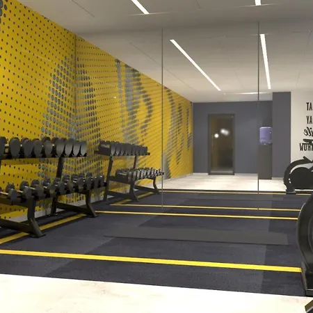 Hampton By Hilton East فندق 3*