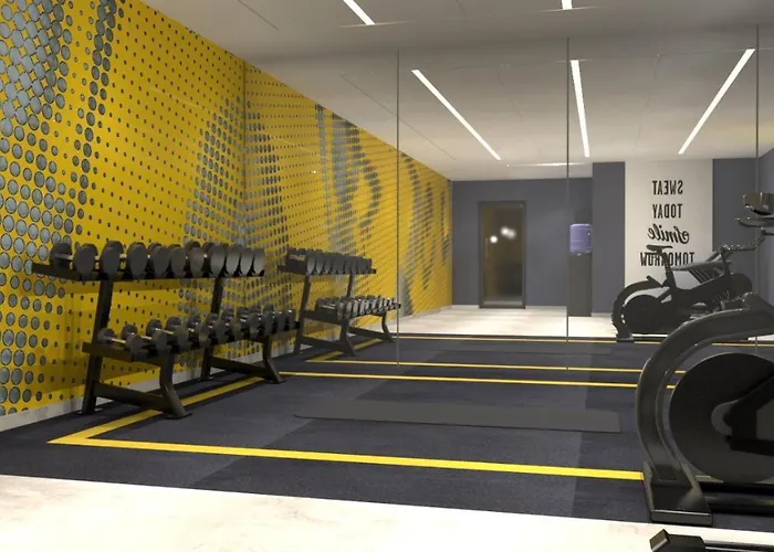 Hampton By Hilton East Hotell 3*